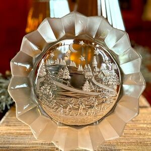 Mikasa Silent Night Santa + Reindeer Plate